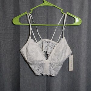Colsie white bralette size medium NWT